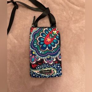 Vera Bradley RFID Mini Cellphone Crossbody bag Haymarket Paisley
Pattern